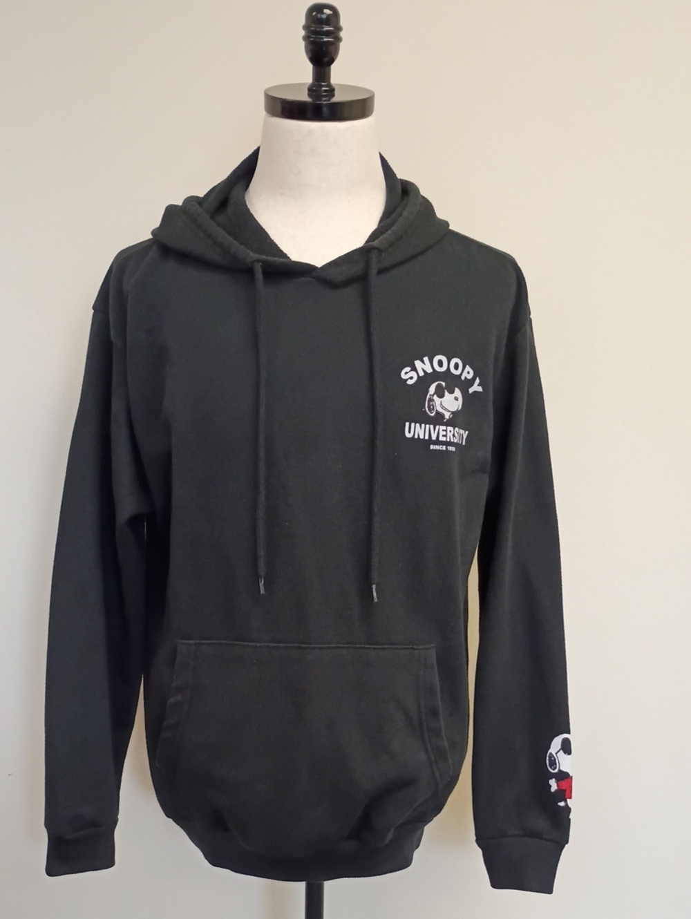 Peanuts Snoopy Black Graphic Pullover Hoodie Unisex Medium
